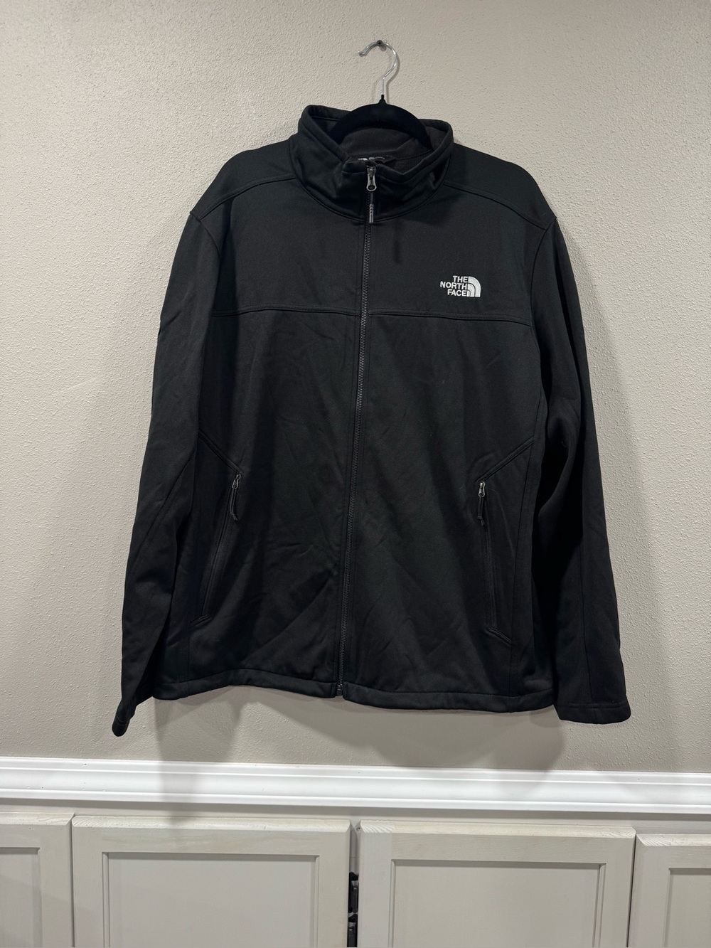 The North Face Men’s Black Lightweight Full-Zip Jacket